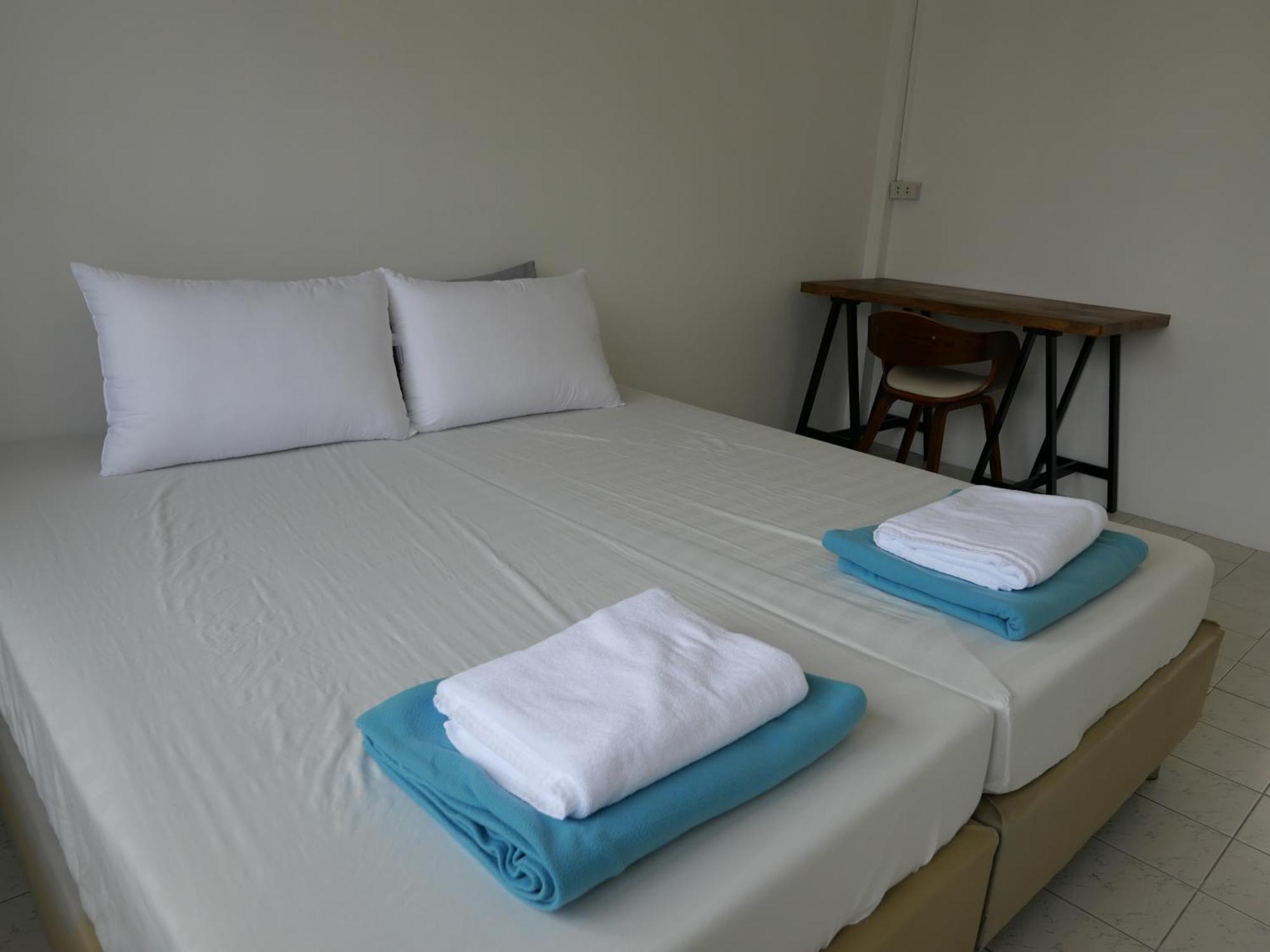 Films House Hostel Банг Саен Экстерьер фото
