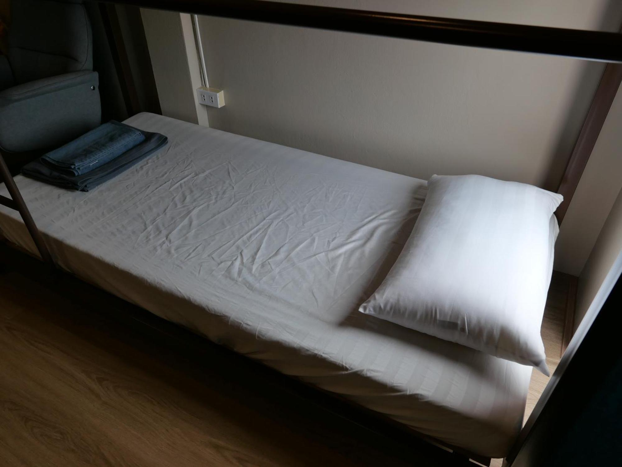 Films House Hostel Банг Саен Экстерьер фото