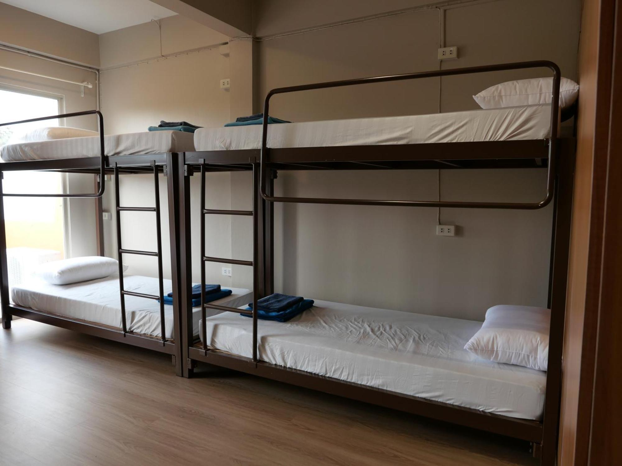 Films House Hostel Банг Саен Экстерьер фото