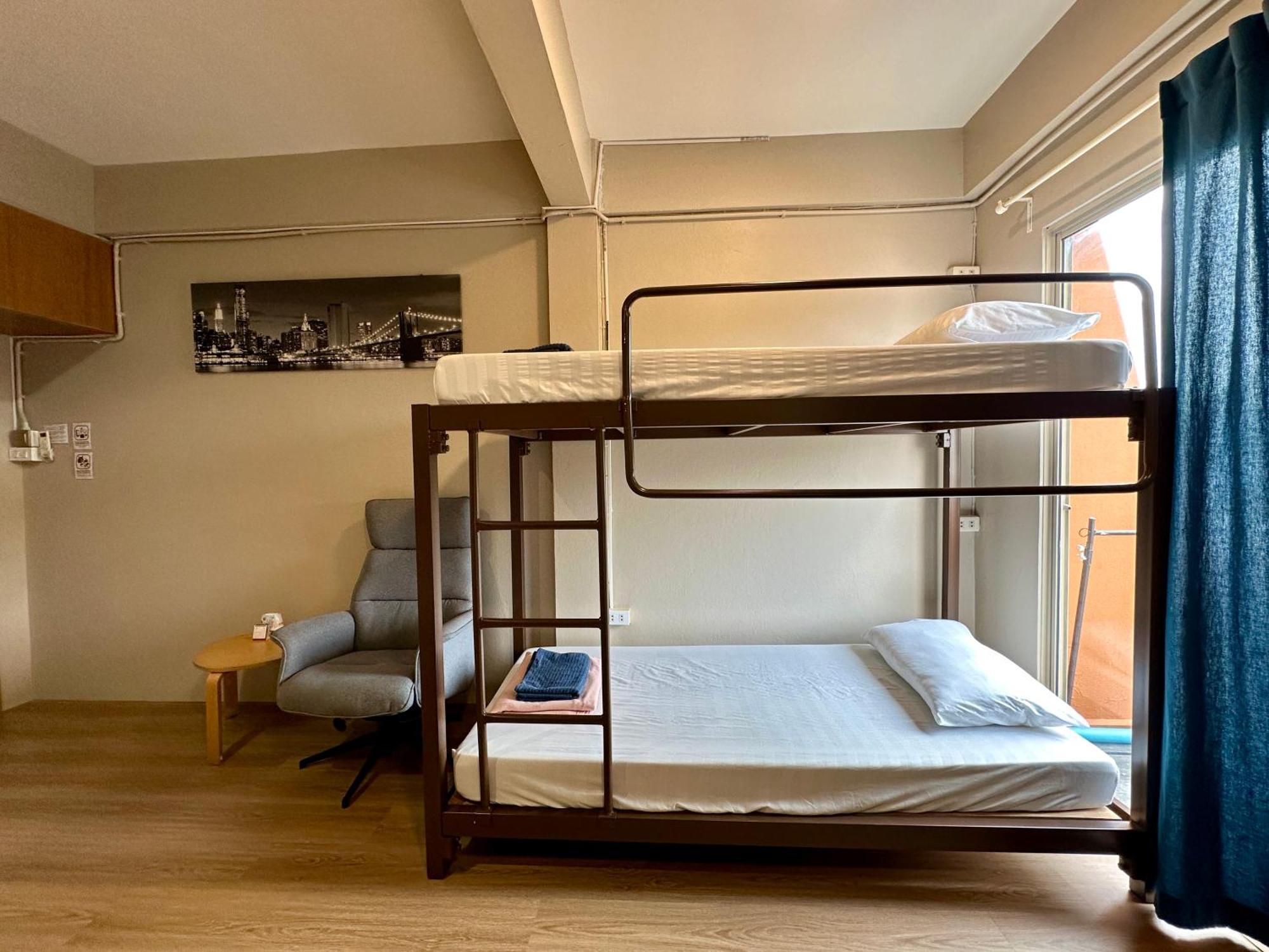 Films House Hostel Банг Саен Экстерьер фото